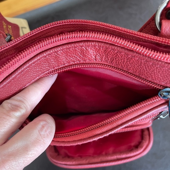 Maze Exclusive Leather Crossbody bag purse zippered multi pocket work casual NWT - Picture 9 of 16